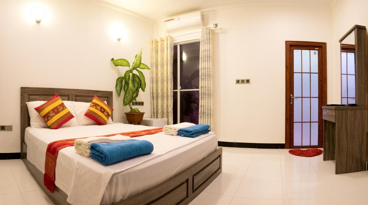Athiriveli Hotel Thoddoo Bagian luar foto